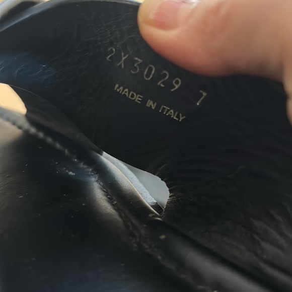 Prada men’s black leather slides criss cross - Picture 6 of 6